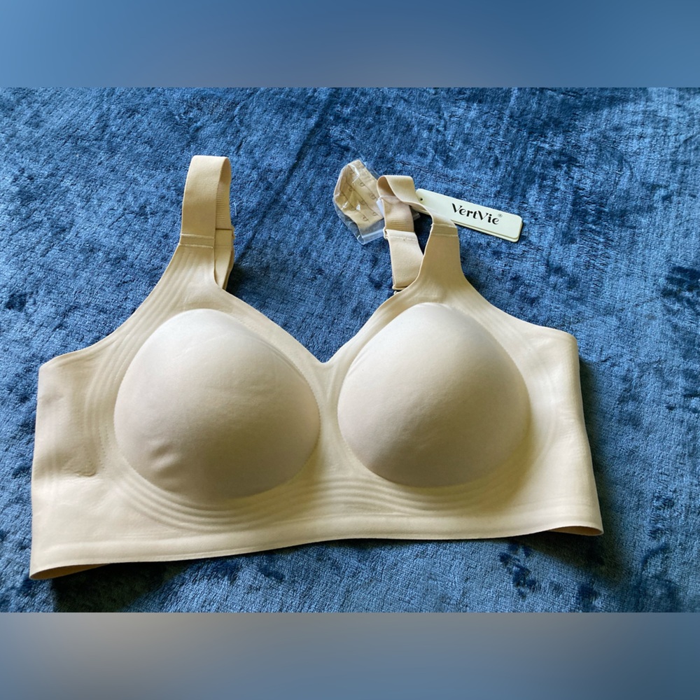 VertVie brand, size 40DDD, Seamless Nude Wireless Bra, comfortable, neutral